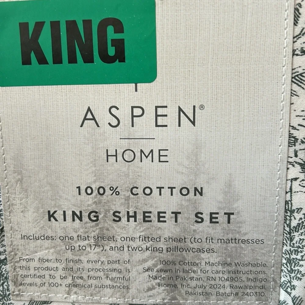 Aspen Home King Sheet set Christmas Evergreen Trees Houses New Cotton